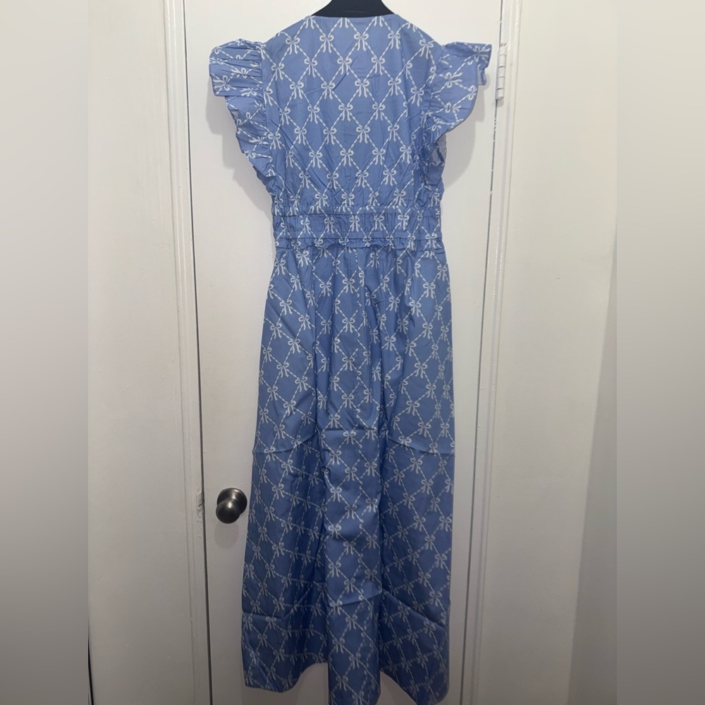 SAIL TO SABLE
Flutter Sleeve Bow Printed Maxi Dress size M - Picture 7 of 7